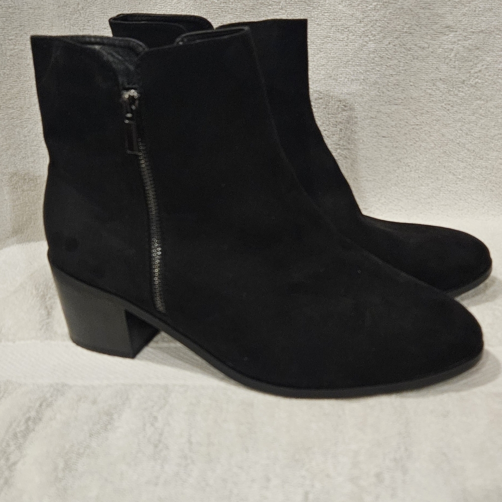 EVANS ANKLE BOOTS